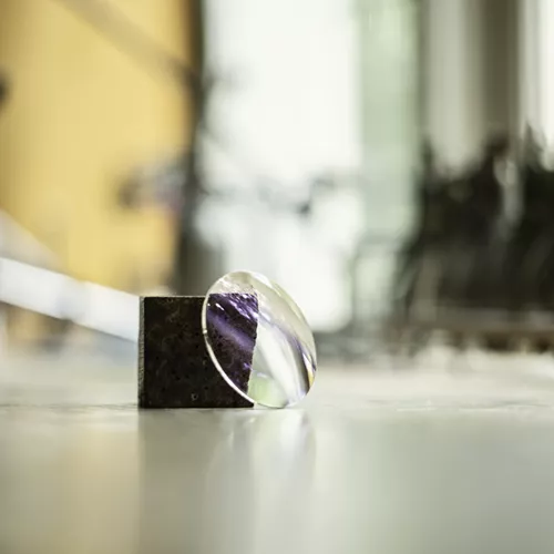 Verre optique mettant en valeur sa clarté