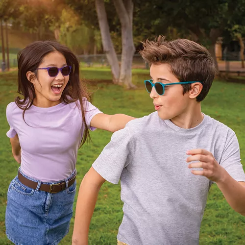 Des enfants jouant dans le parc