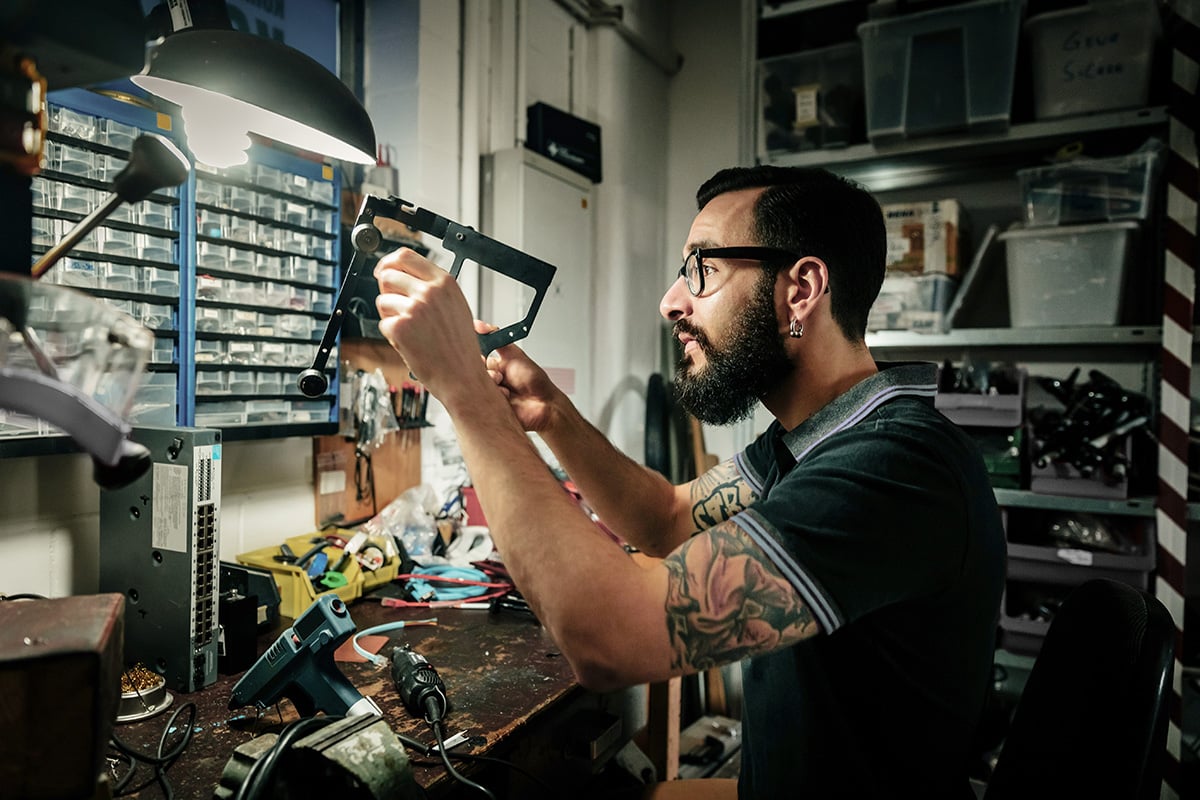 3223-december-2020-car-mechanic-with-glasses.jpg