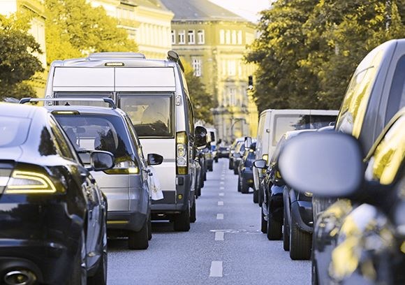 Colourblindness in a traffic jam