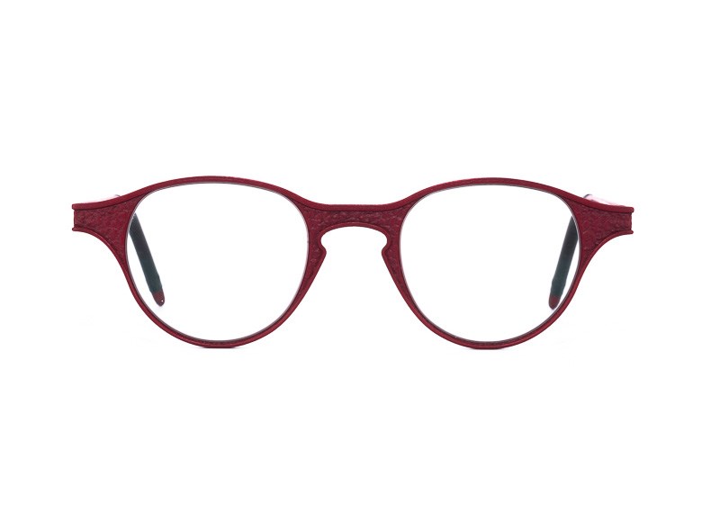Yuniku frames in red